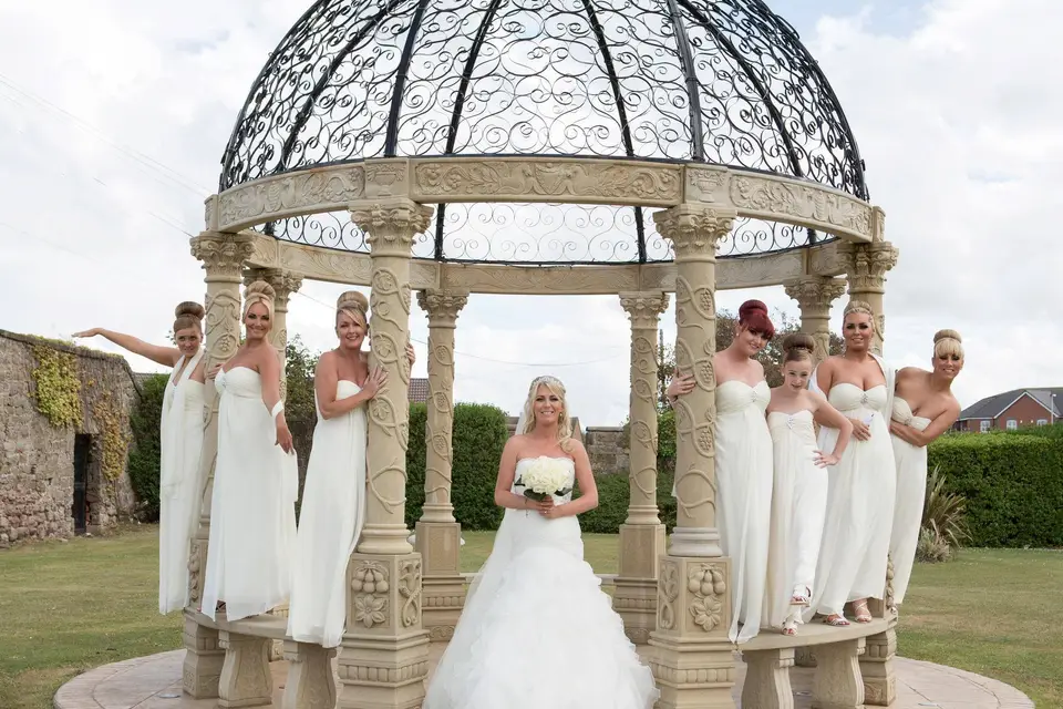 5 Best Bridal Accessories Shops in Liverpool - Find details for your wedding outfit