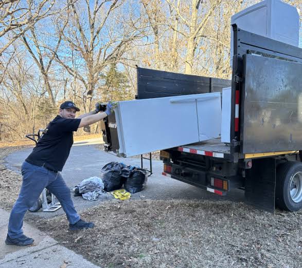 5 Best Junk Removal Services in Fayetteville - Find quick hauling for clutter and debris